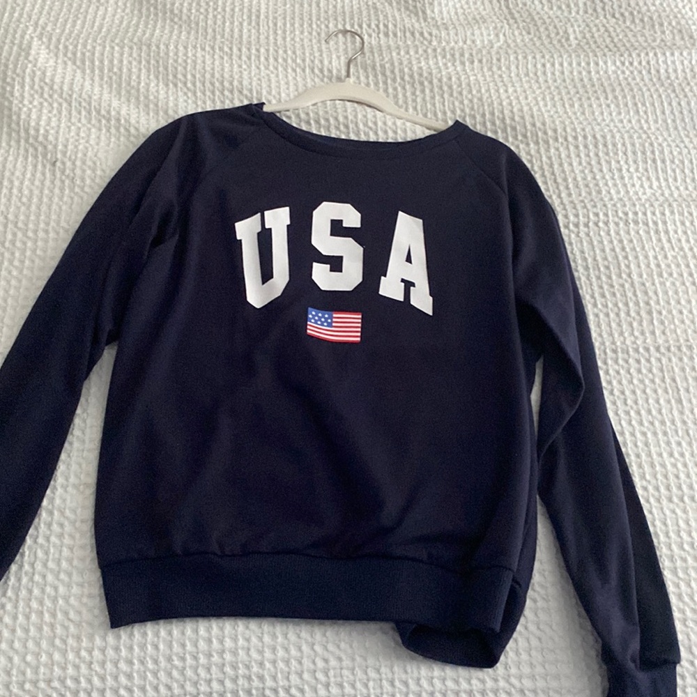 WOMEN’S SWEATSHIRT